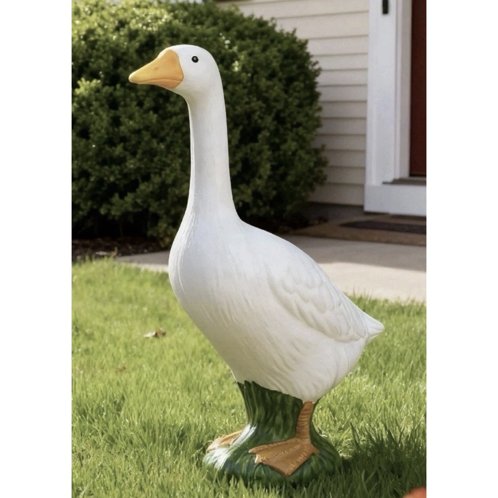 Viral Mainstays Large White 20"H Dress Up Goose Garden Statue Yard Decor